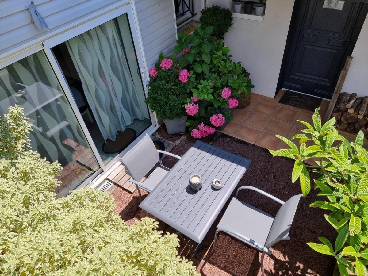 Bed and breakfast Le Clos Des Romarins 2*