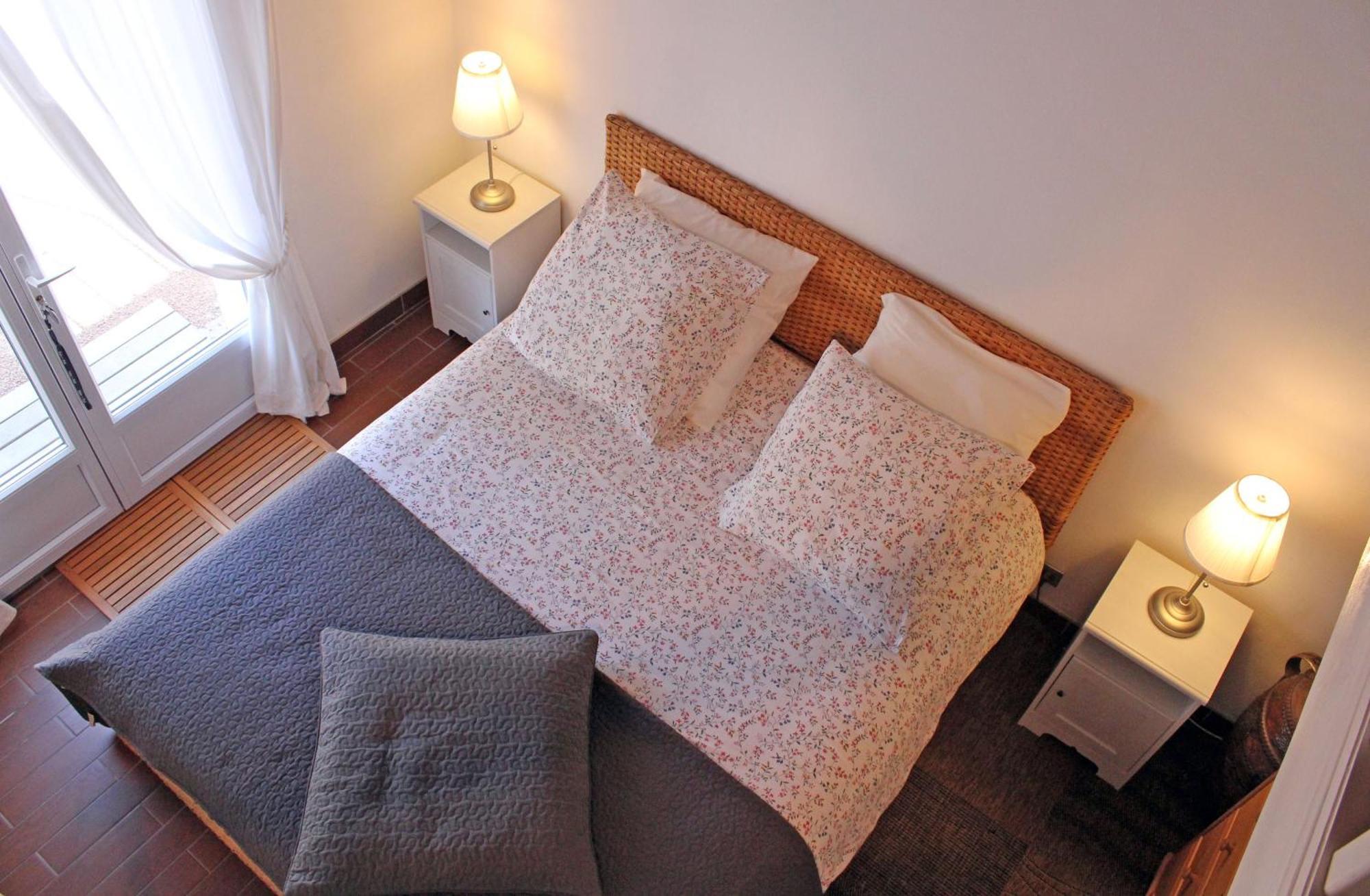 Le Clos Des Romarins Bed and breakfast